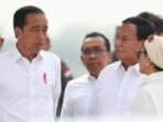 presiden jokowi bersama menhan prabowo dan menlu retno marsudi_231104141604 396