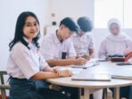 murid-sekolah-menengah-atas