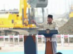 presiden-prabowo-subianto-meletakkan-batu-pertama-groundbreaking-pembangunan-proyek_250629175521-130
